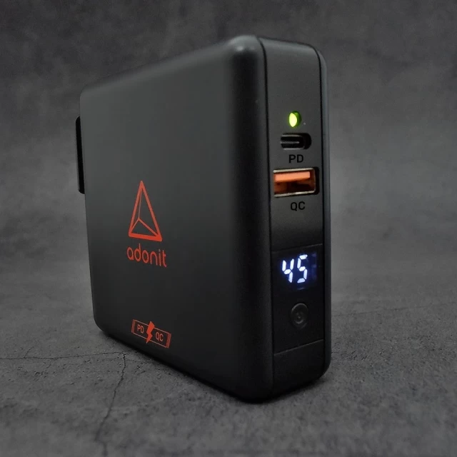 Сетевое беспроводное зарядное устройство и портаттивный аккумулятор Adonit Wireless TravelCube Pro 10W Black (134-17-07-A)
