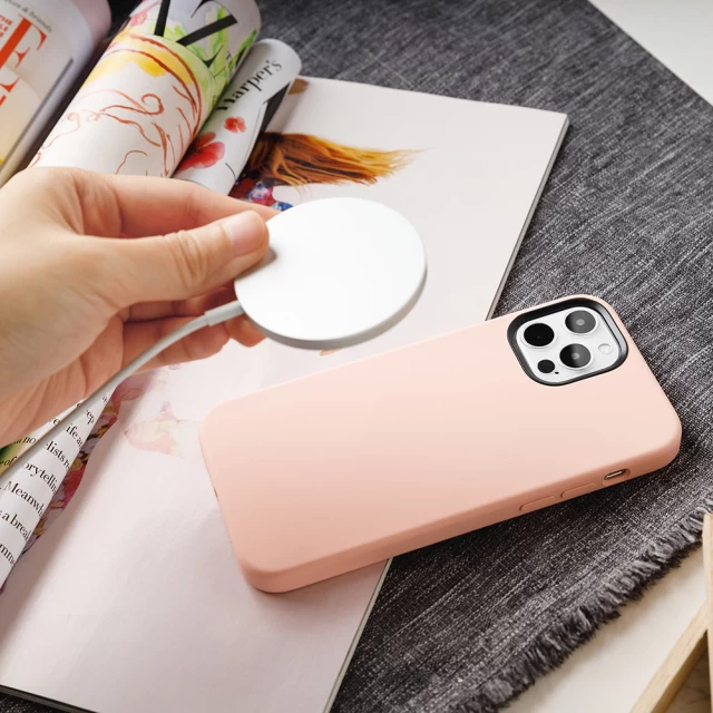 Чехол SwitchEasy MagSkin для iPhone 12 | 12 Pro Pink Sand with MagSafe (GS-103-122-224-140)