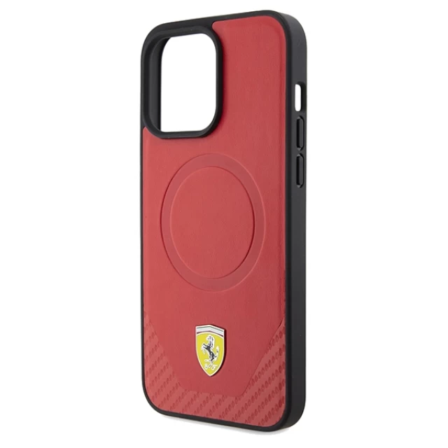 Чехол Ferrari Carbon Metal Logo для iPhone 15 Pro Max Red with MagSafe (FEHMP15XPTER)