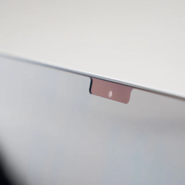Защитная пленка Moshi Umbra Privacy для MacBook Air 13.6