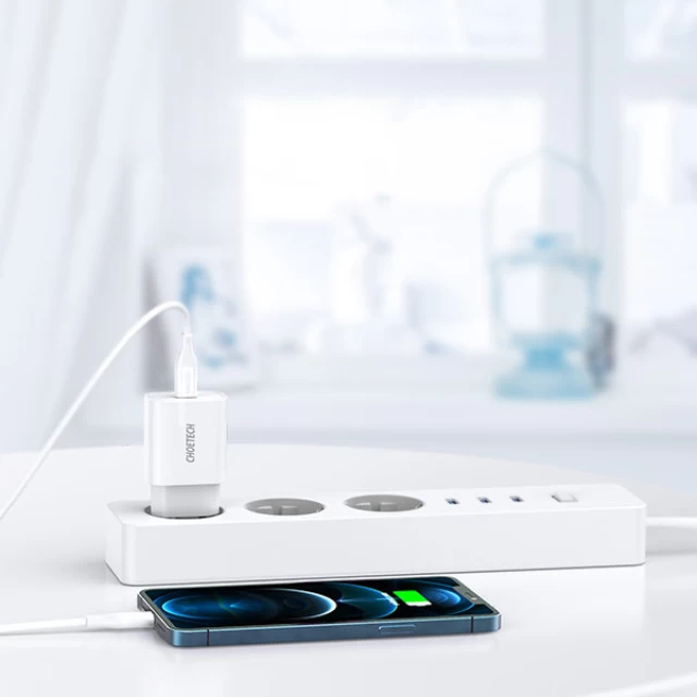 Мережевий зарядний пристрій Choetech 20W USB-C with USB-C to Lightning Cable White (Q5004-V2-EU-CLWH)