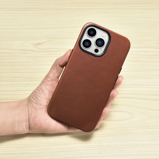 Чехол iCarer Oil Wax Premium Leather Case для iPhone 14 Pro Brown with MagSafe (WMI14220702-RB)