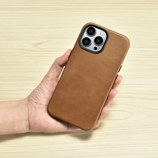 Чехол iCarer Oil Wax Premium Leather Case для iPhone 14 Pro Max Brown with MagSafe (WMI14220704-TN)