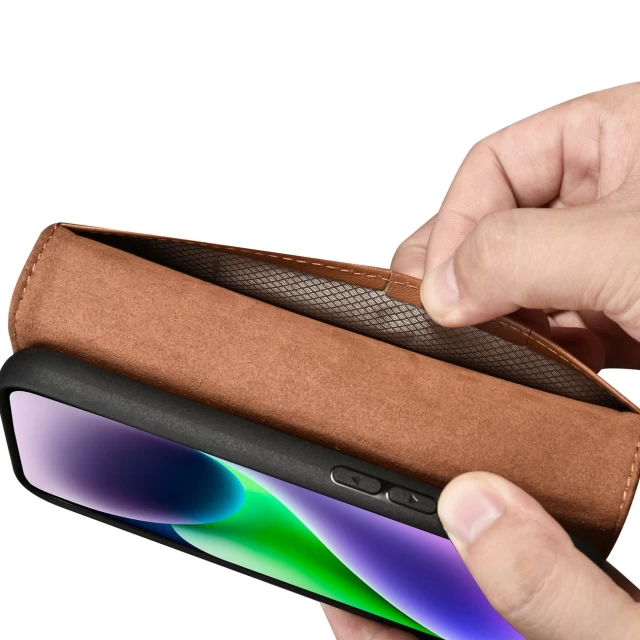 Чехол iCarer Wallet Case 2in1 для iPhone 14 Anti-RFID Brown (WMI14220725-BN)