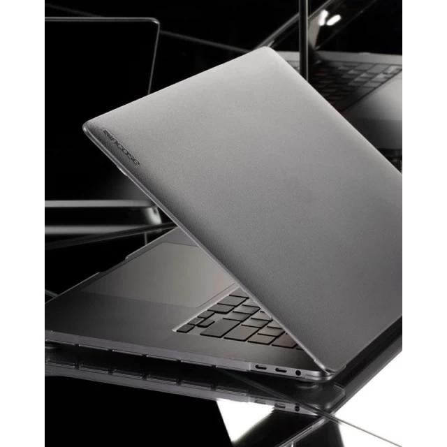 Чехол Incase Hardshell Case для MacBook Air 13 Retina M1 2020 Dots Clear (INMB200615-CLR)