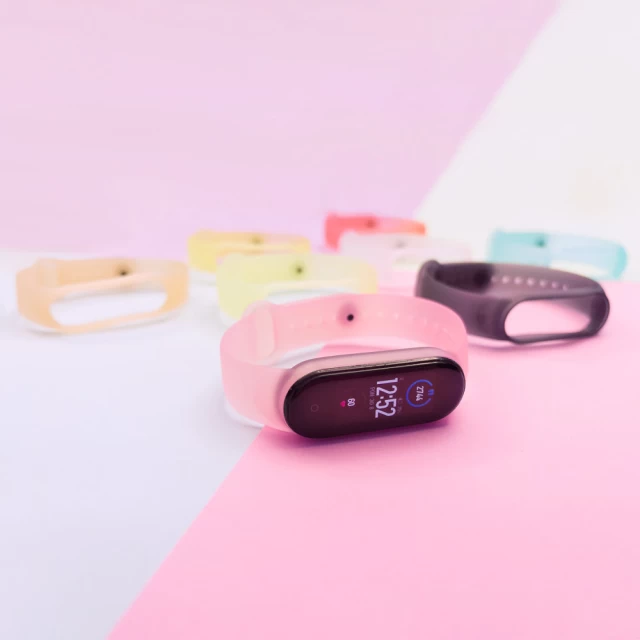 Ремешок HRT Silicone Band для Xiaomi Mi Band 6/5 Yellow (9111201927704)