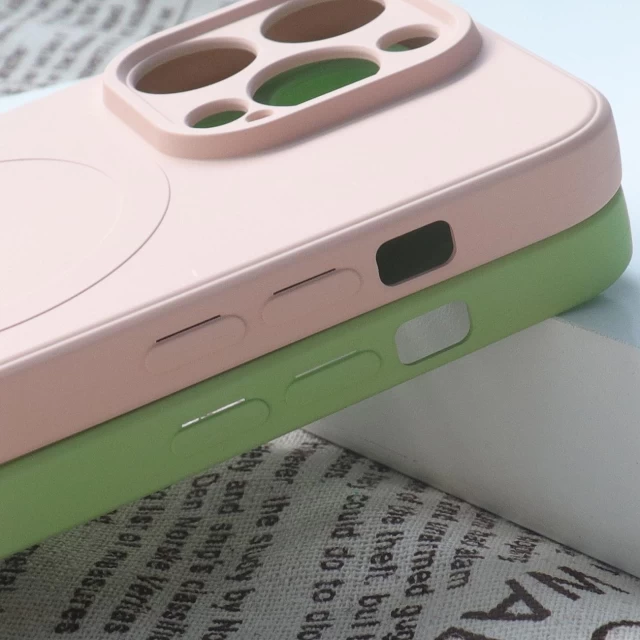 Чехол HRT Silicone Case для iPhone 15 Pink with MagSafe (9145576279755)