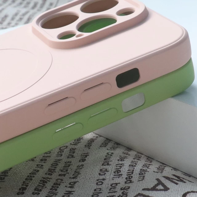 Чехол HRT Silicone Case для iPhone 15 Cream with MagSafe (9145576279786)